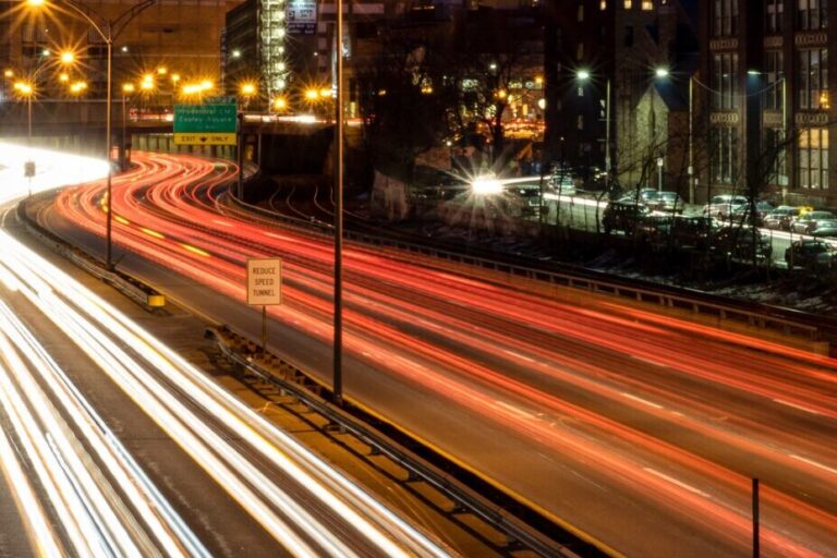 Traffic_streaming_through_downtown_Boston